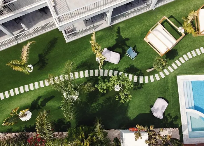 Silver Sea Holiday *